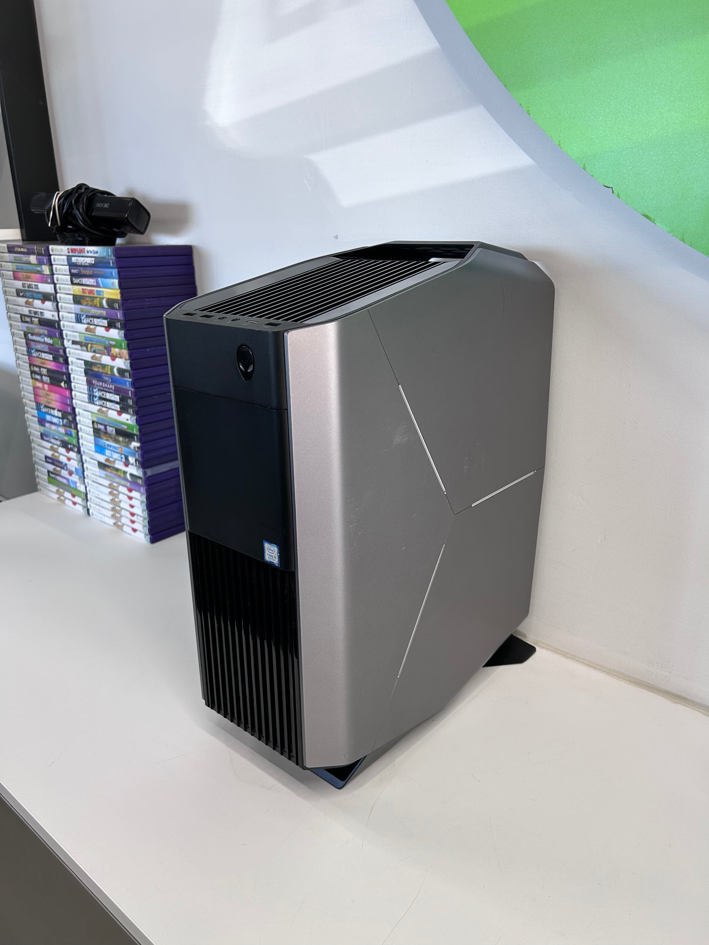 Alienware Aurora R7 Core i5-8400 2.80GHz 16GB RAM 500GB SSD 2TB HDD GTX 1070 TI
