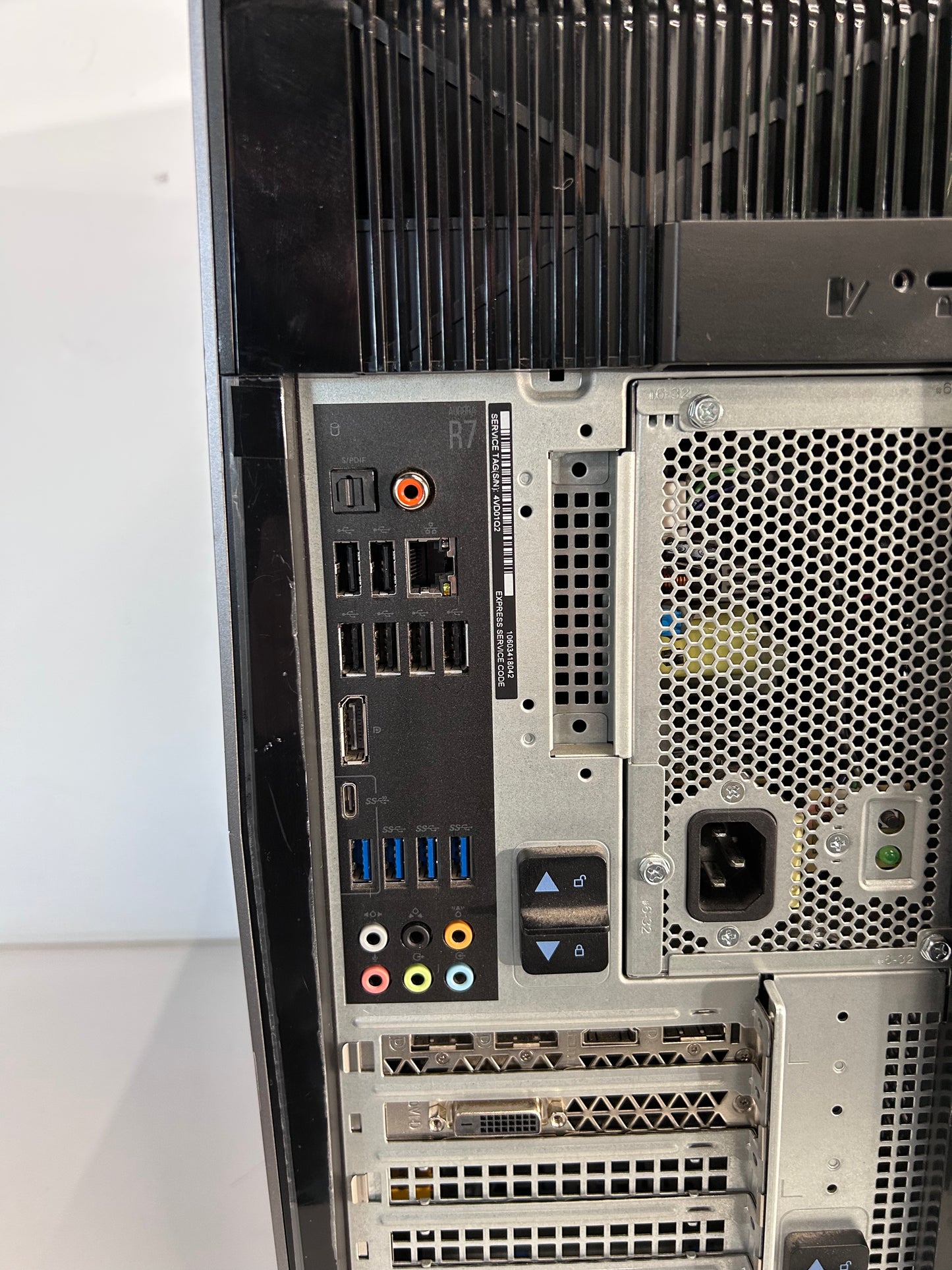 Alienware Aurora R7 Core i5-8400 2.80GHz 16GB RAM 500GB SSD 2TB HDD GTX 1070 TI