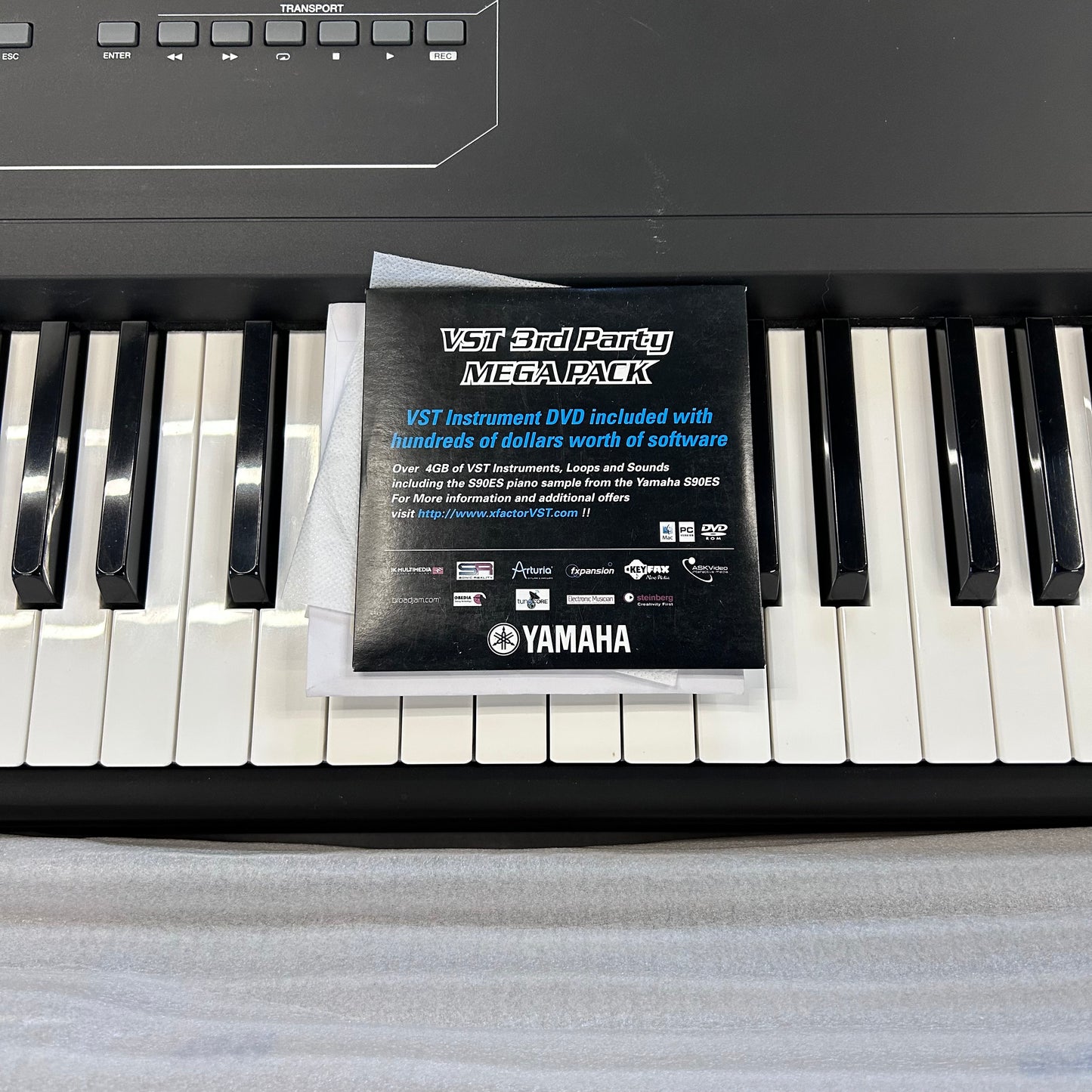 Yamaha KX8 88-Key USB Keyboard wk32370