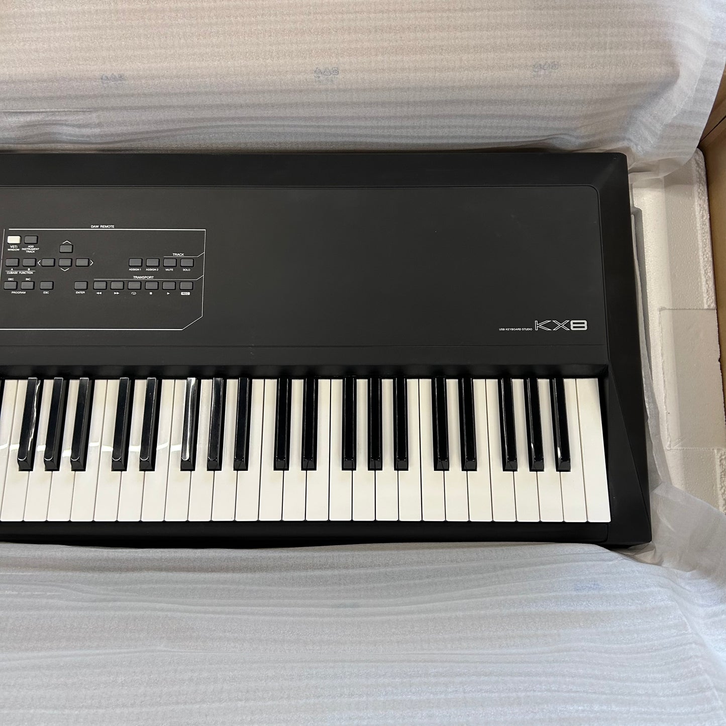 Yamaha KX8 88-Key USB Keyboard wk32370