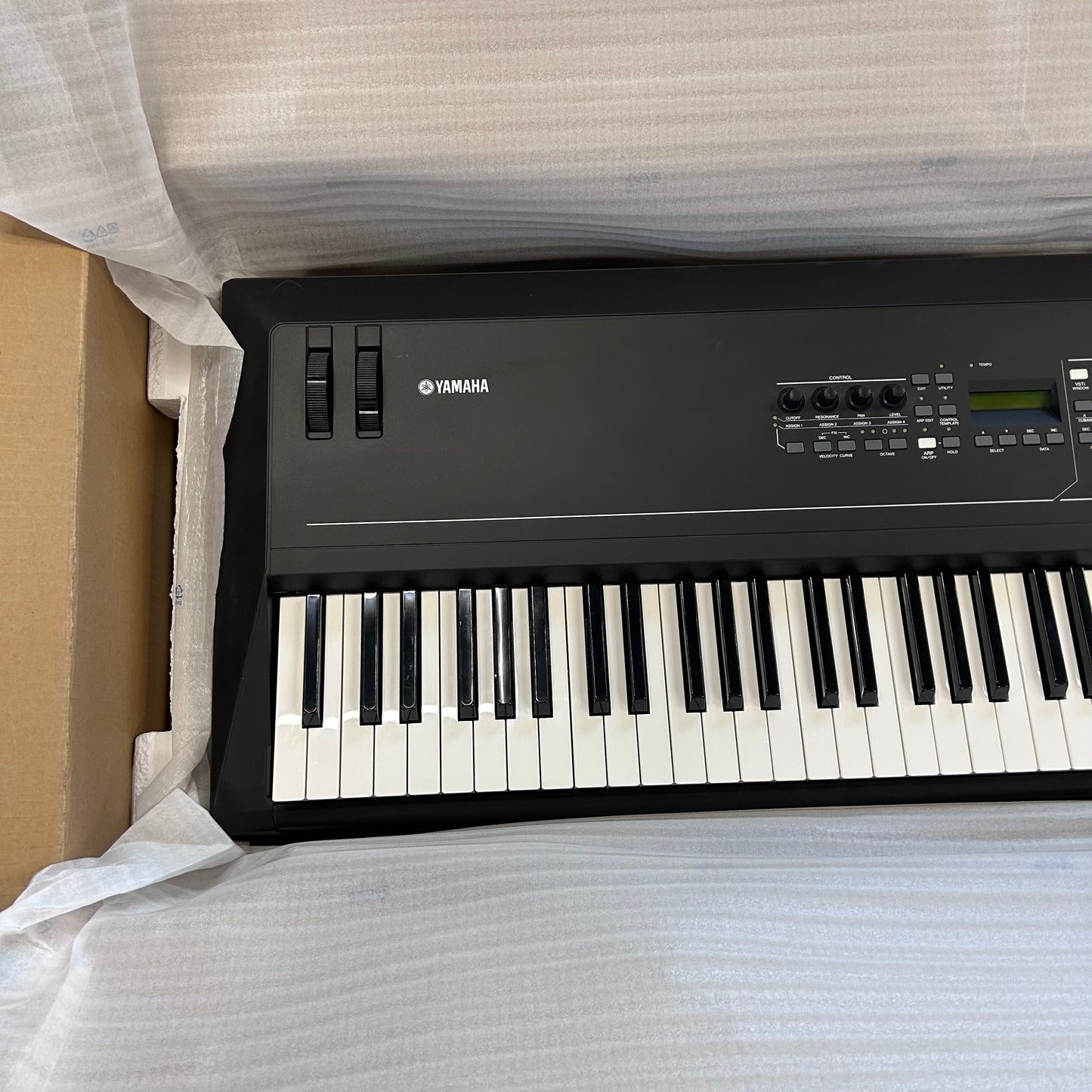 Yamaha KX8 88-Key USB Keyboard wk32370