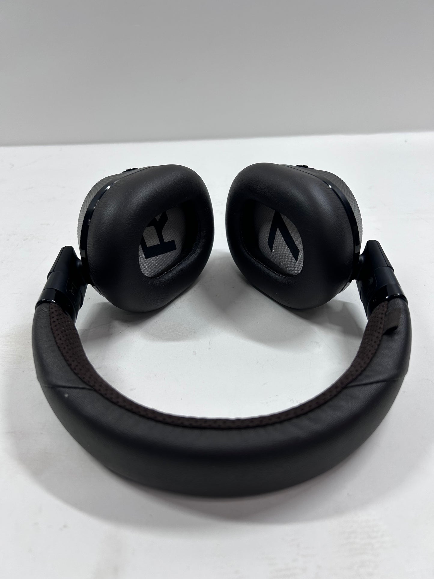 Plantronics Backbeat Pro 2 Wireless Over-Ear Bluetooth Headphones Black 207110-01