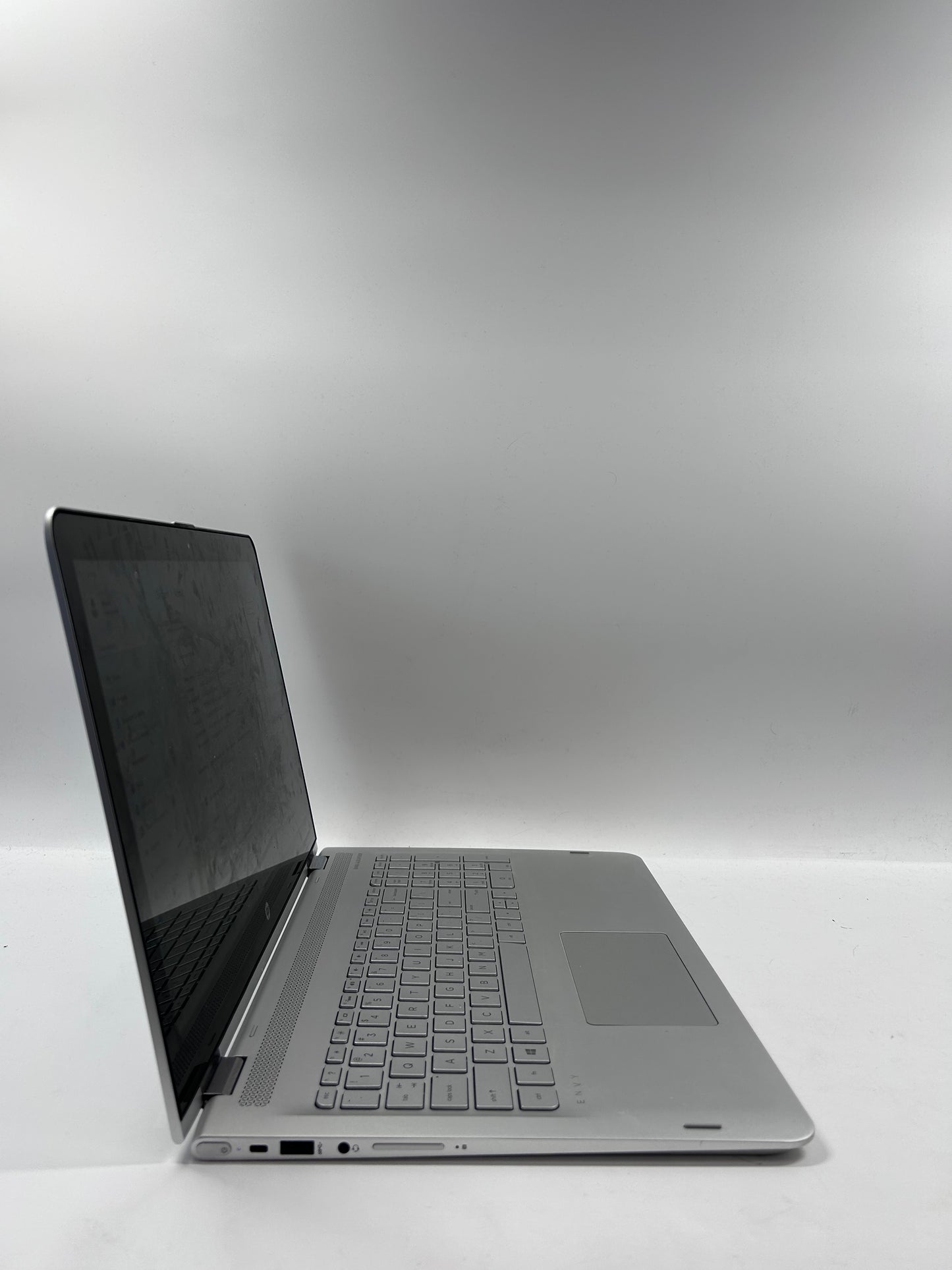 HP Envy x360 15-aq273cl 15.6" i7-8550U 1.9GHz 8GB RAM 512GB HDD