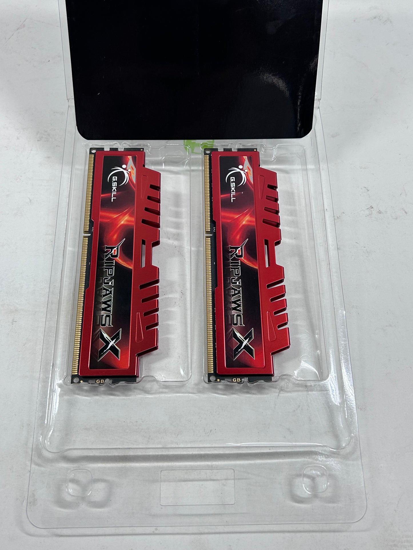 G.Skill RIPJAWS X 8GB (2x4GB) DDR3 1600MT/s 	f3-12800cl9d-8gbxl