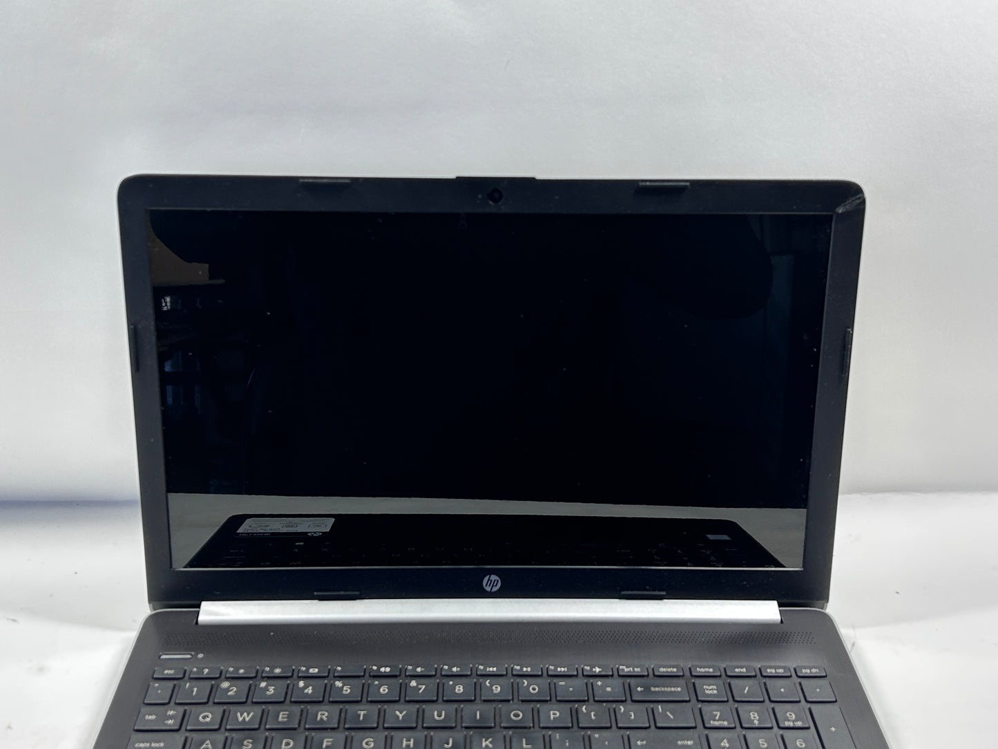 HP Laptop 15 DA0032WM 15" Core i3-8130U 2.20Ghz 4GB RAM 1TB HDD