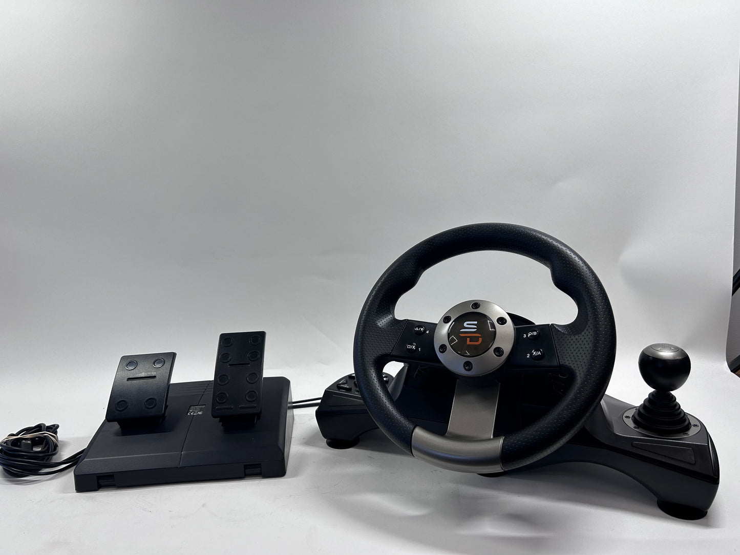 Subsonic Superdrive GS 700 PC Steering Wheel and Pedals SA5156_2009