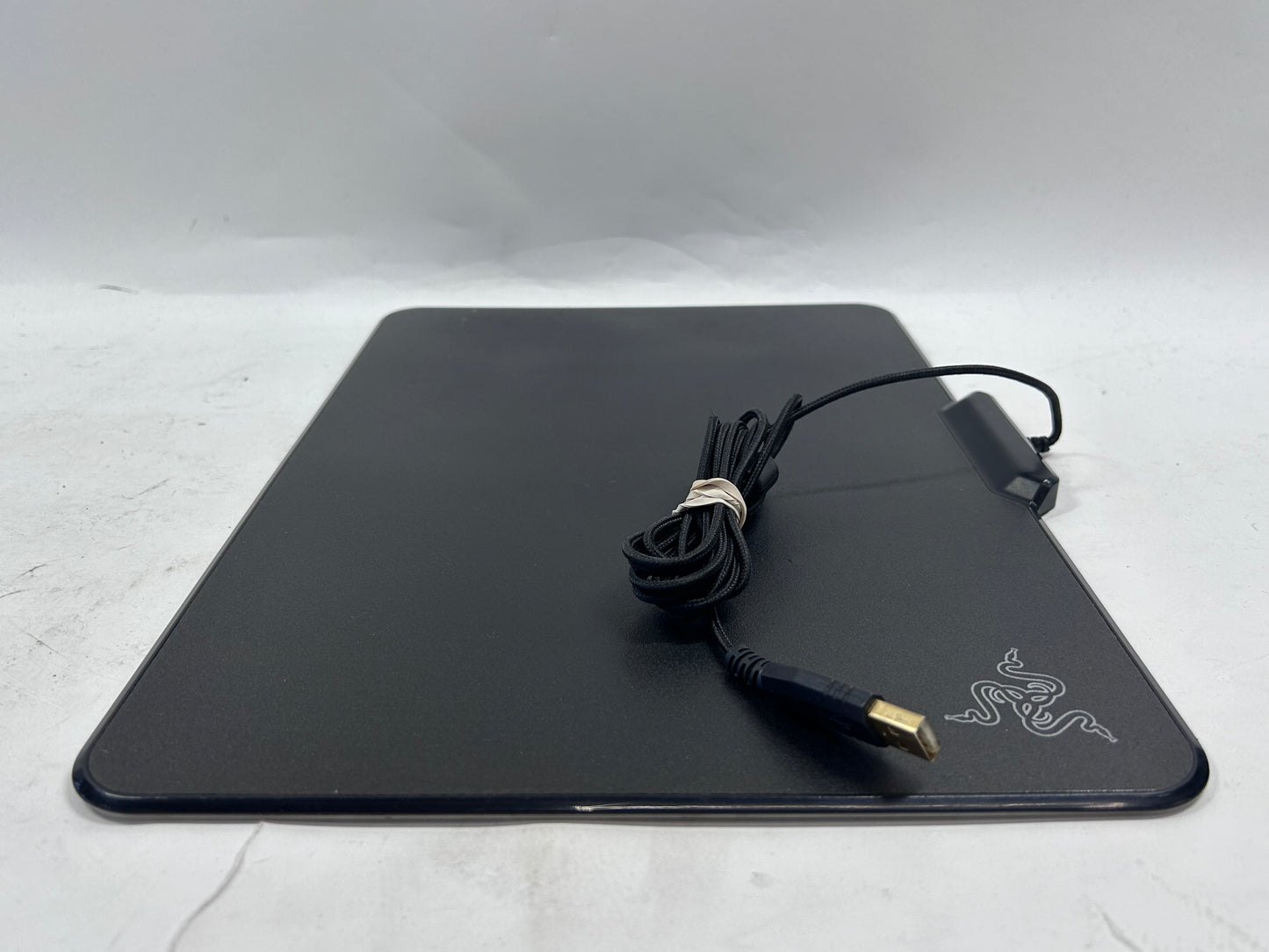 Razer Firefly RGB Hard Mouse Mat RZ02-0135