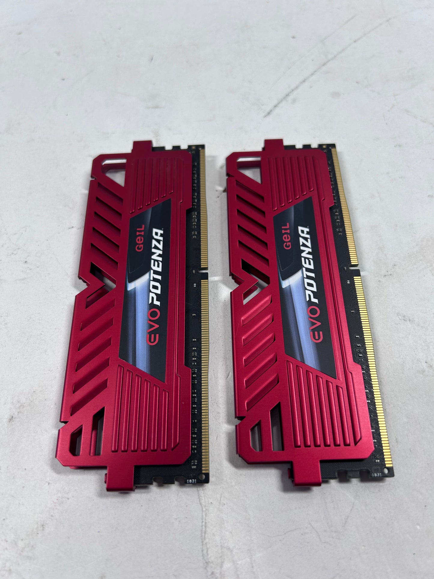 GeIL EVO Potenza 16GB (2x8GB) DDR4 2400MHz GPR48GB2400C17S