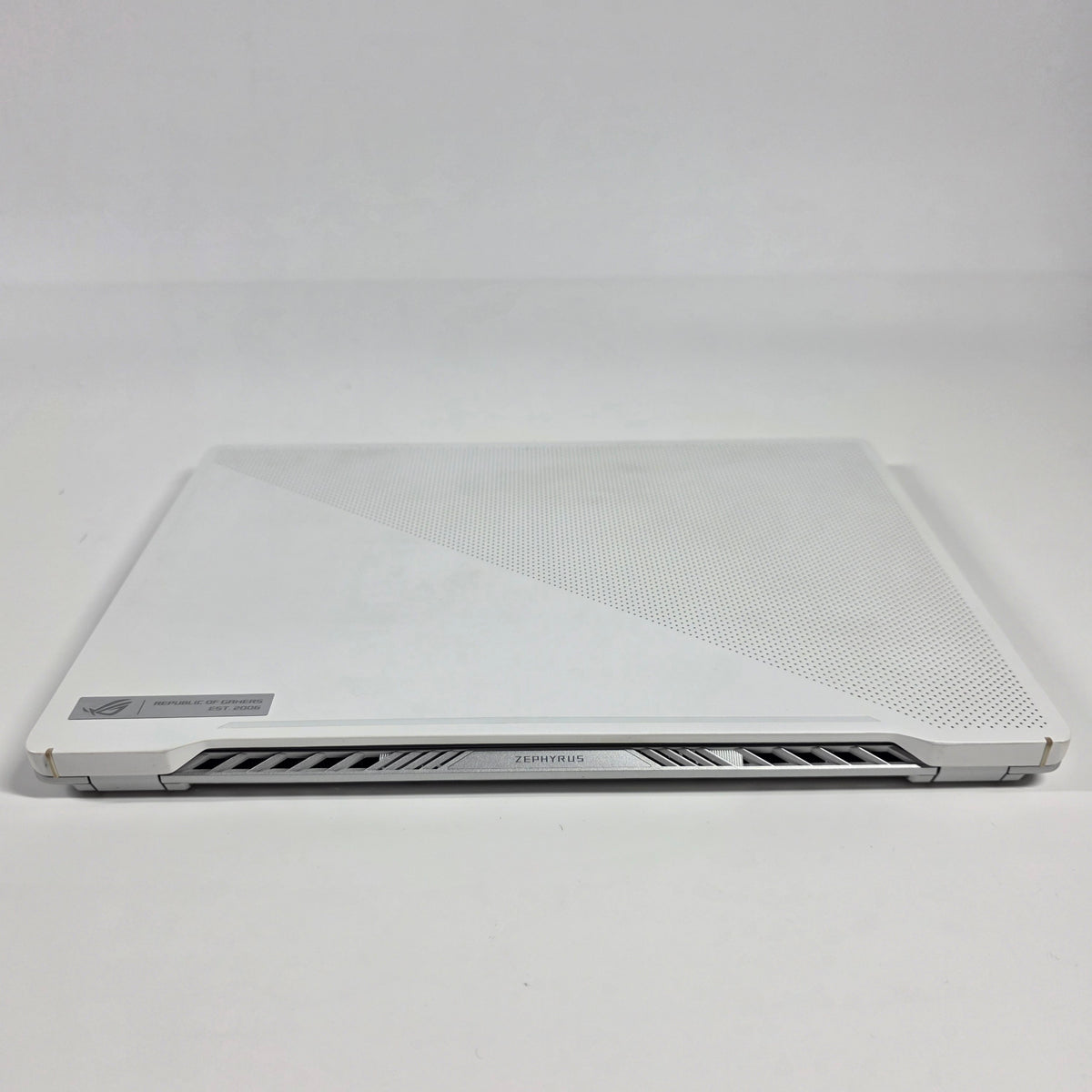 Asus ROG Zephyrus G14 GA401IV Ryzen 9 4900HS 16GB RAM 1TB GeForce RTX 2060 Max-Q