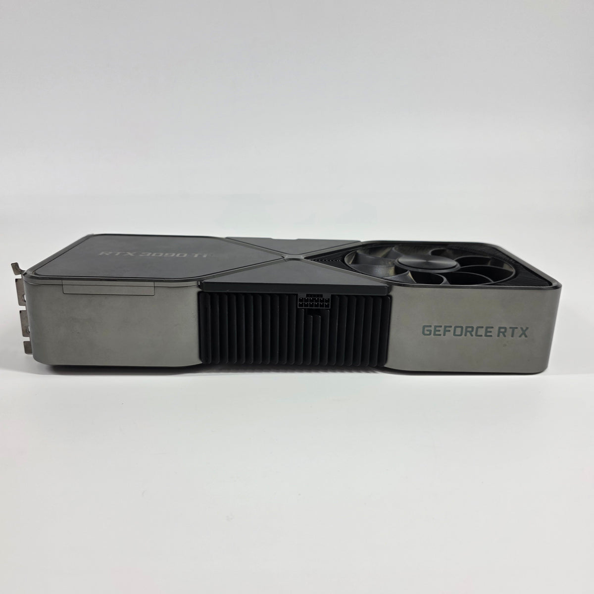 NVIDIA GeForce RTX 3090 Ti Founders Edition FE 24GB GDDR6X 900-1G136-2505-000