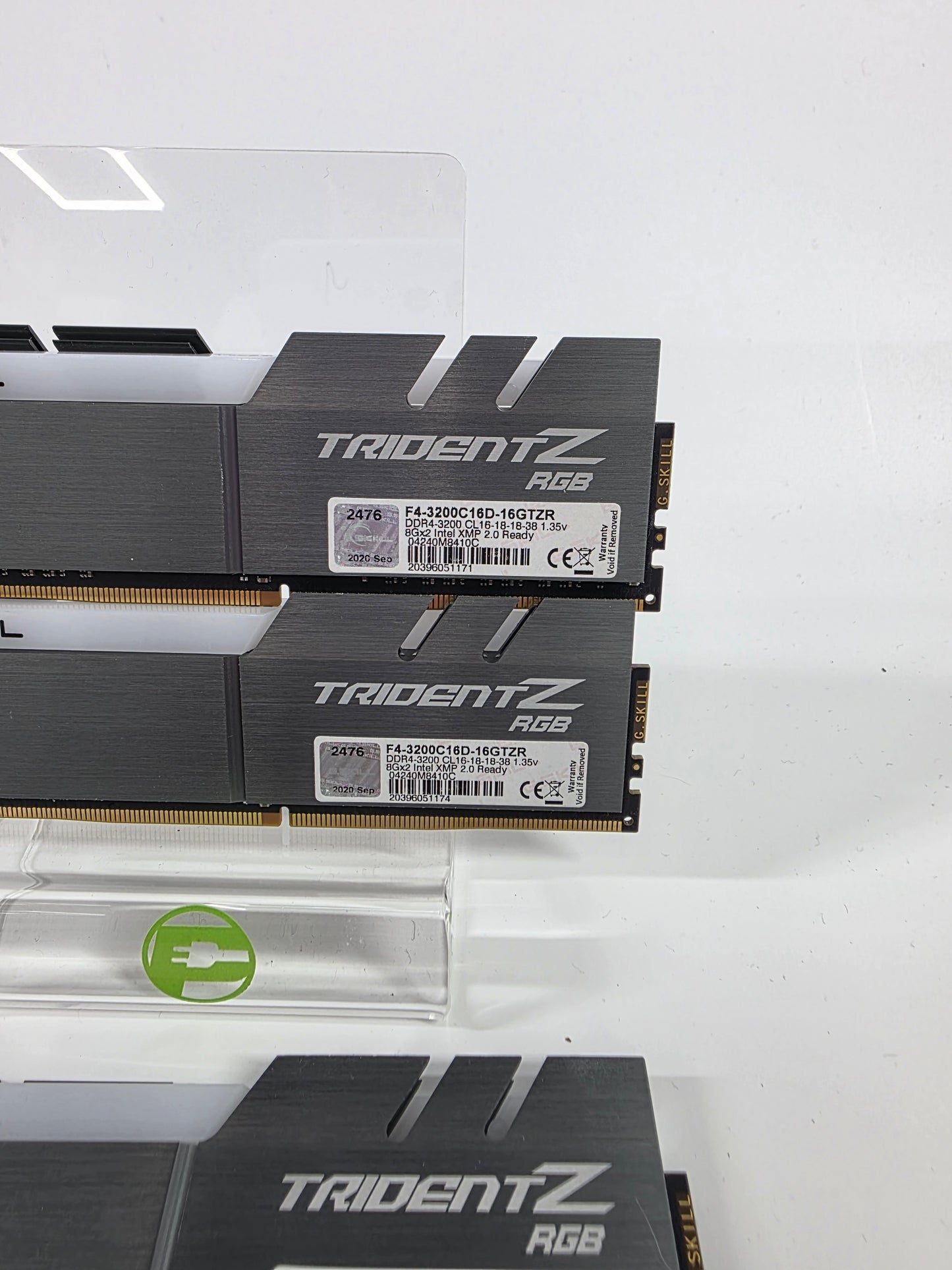 G.Skill Trident Z RGB 32GB (4x8GB) RAM DDR4 3200MHz F4-3200C16D-16GTZR