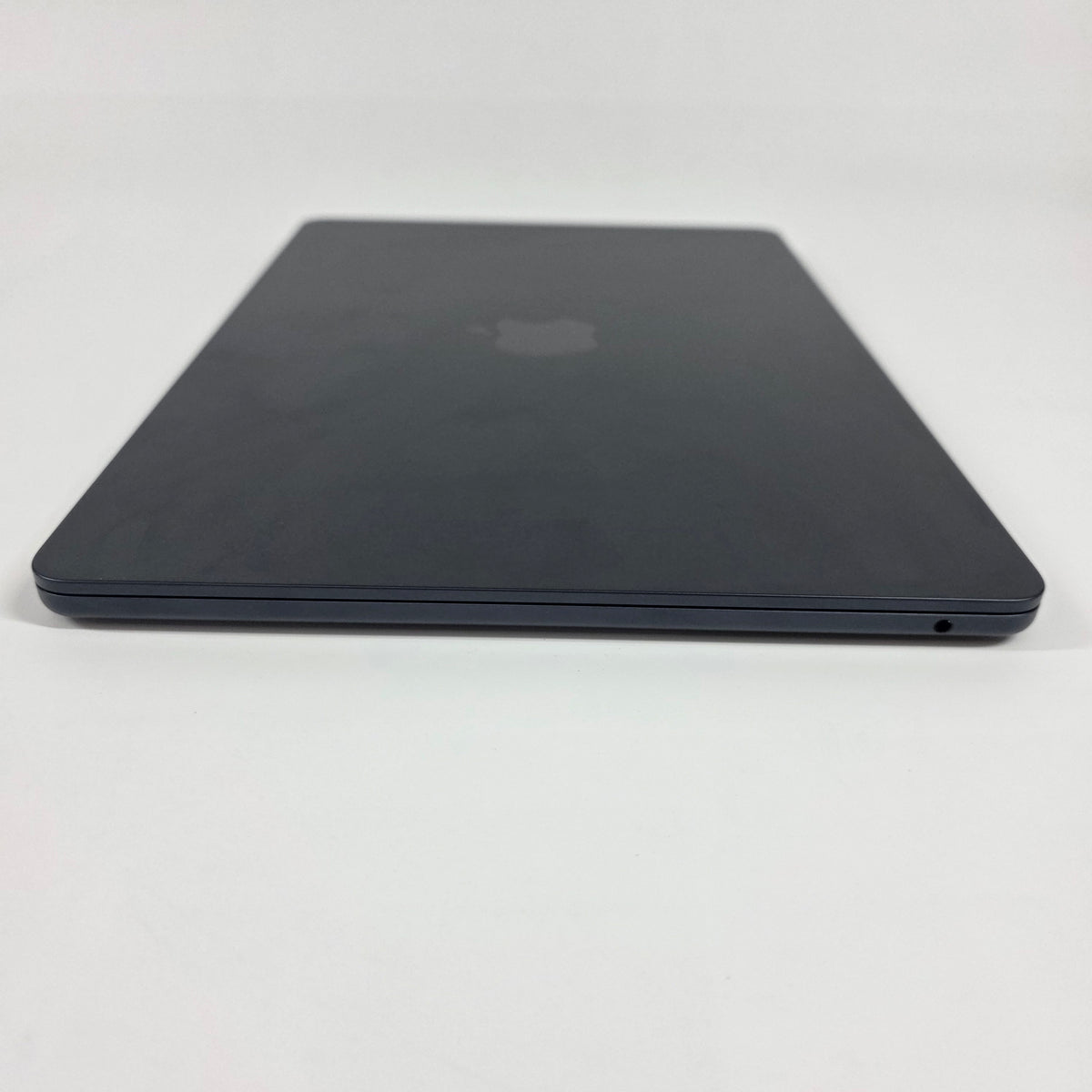 2022 Apple MacBook Air 13.6" M2 8C GPU 3.5GHz 8GB RAM 256GB SSD MLY33LL/A