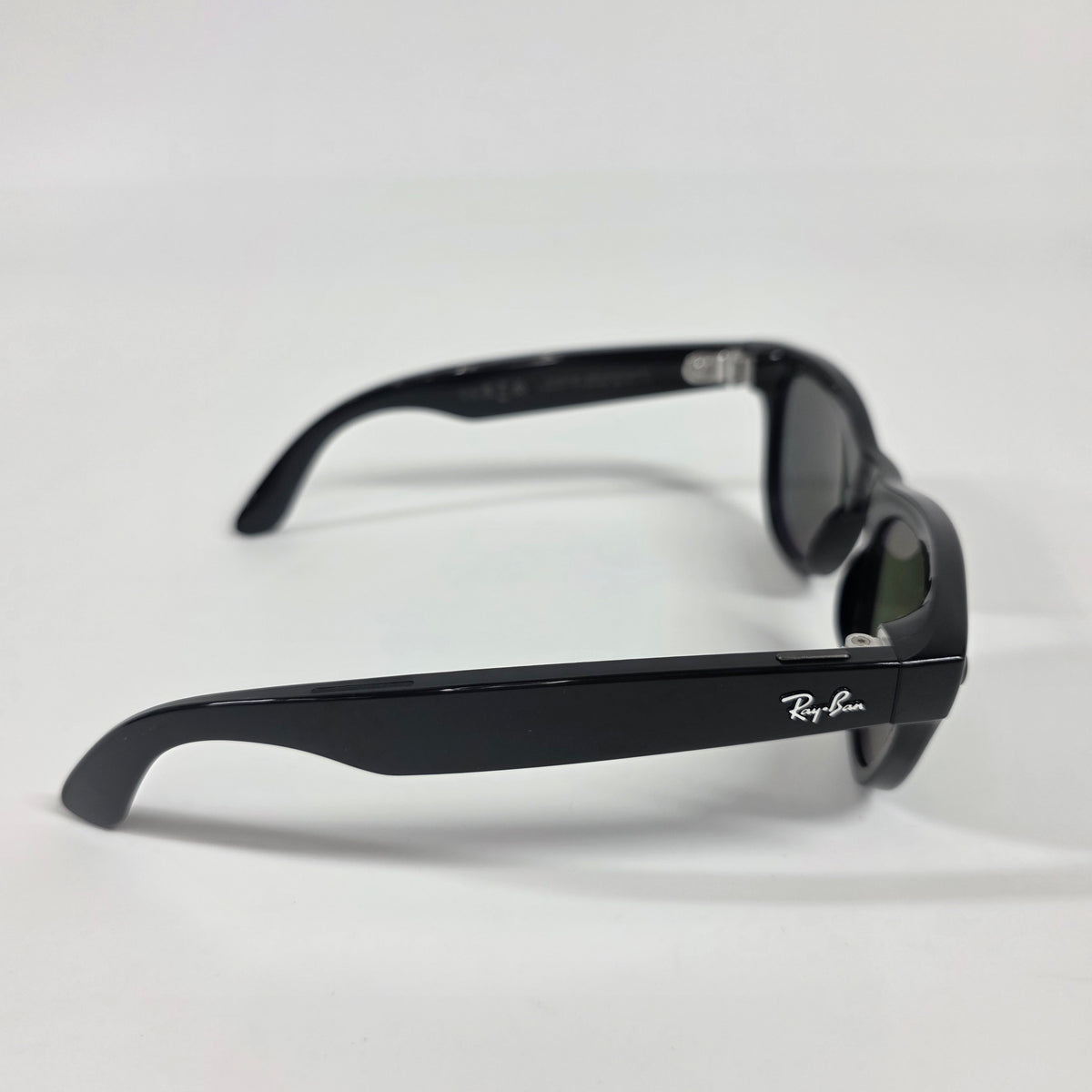 Ray-Ban Meta Wayfarer Gen 1 Matte Black Polarized RW4010 601/9A AI Smart Glasses