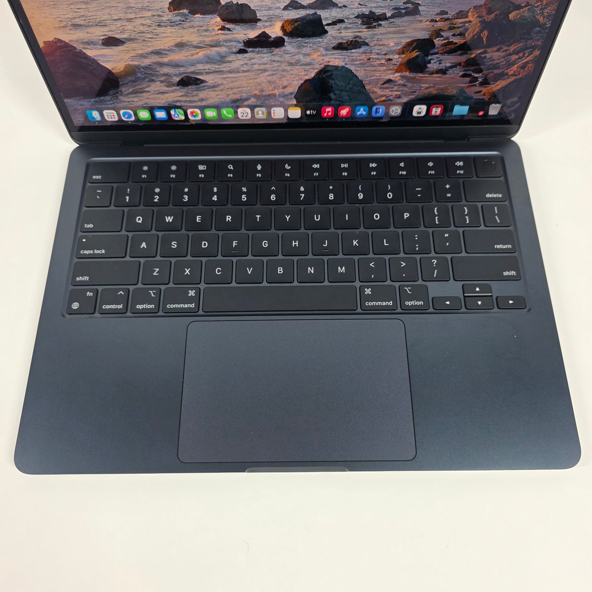 2022 Apple MacBook Air 13.6" M2 8C GPU 3.5GHz 8GB RAM 256GB SSD MLY33LL/A