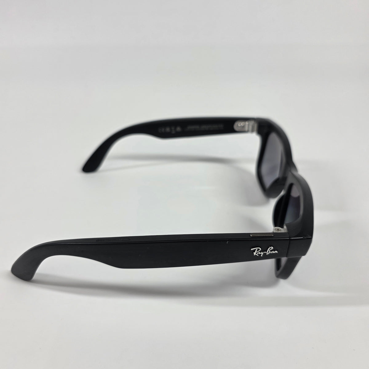 Ray-Ban Meta Wayfarer Gen 1 Matte Black Polarized RW4006 601ST3 AI Smart Glasses
