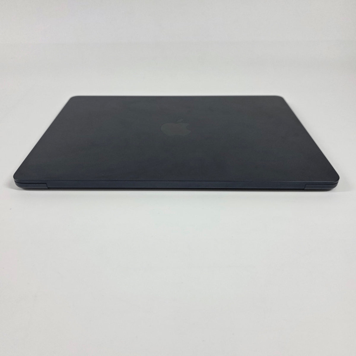 2022 Apple MacBook Air 13.6" M2 8C GPU 3.5GHz 8GB RAM 256GB SSD MLY33LL/A