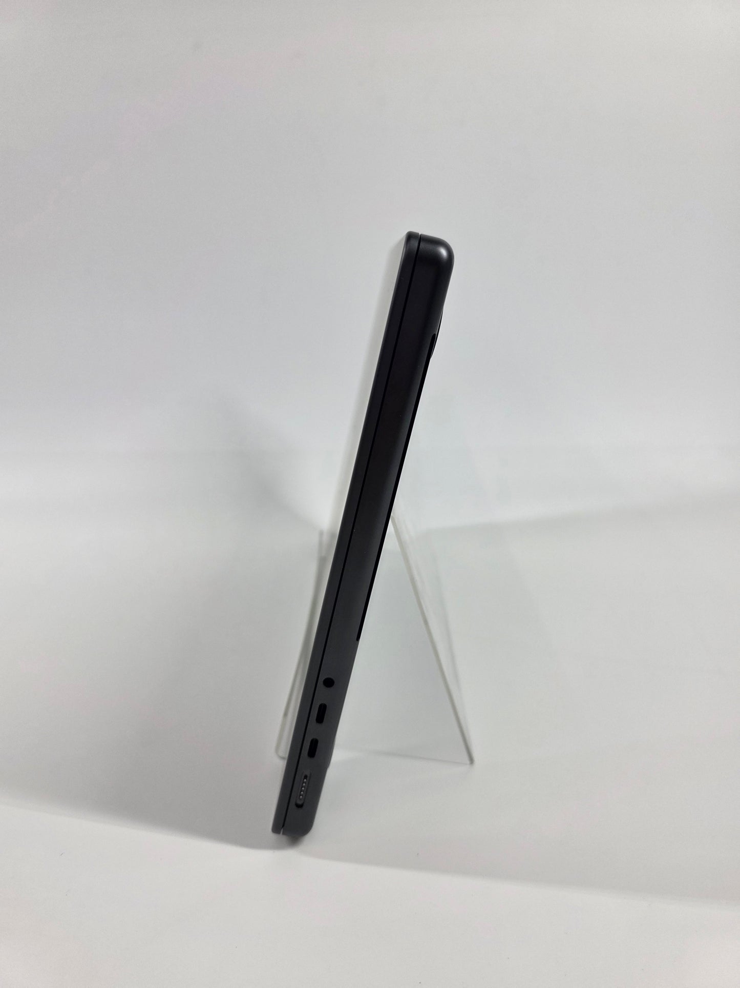 2024 Apple MacBook Pro 14" M4 Pro 20C GPU 4.5GHz 24GB RAM 1TB SSD MX2J3LL/A