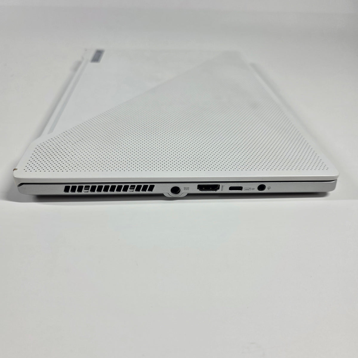 Asus ROG Zephyrus G14 GA401IV Ryzen 9 4900HS 16GB RAM 1TB GeForce RTX 2060 Max-Q