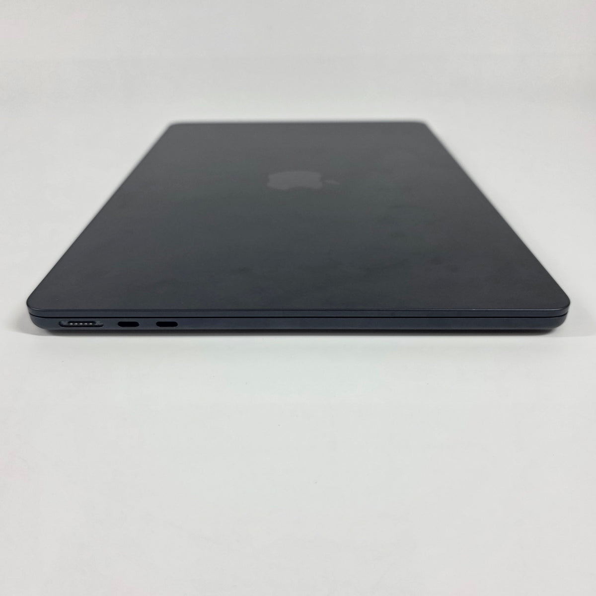 2022 Apple MacBook Air 13.6" M2 8C GPU 3.5GHz 8GB RAM 256GB SSD MLY33LL/A