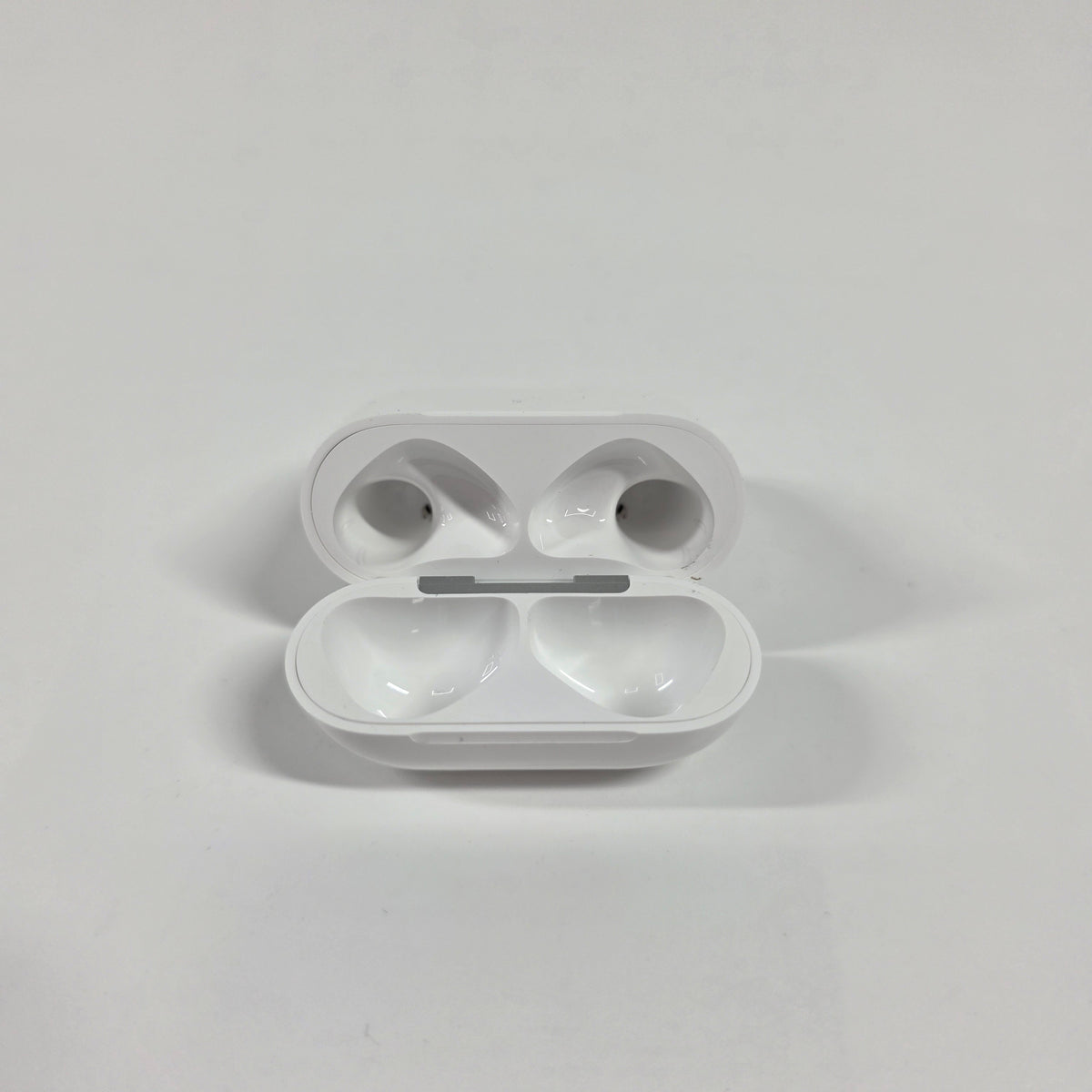 Apple AirPods 5th Gen with Charging Case A3530 A3532 a3531 MKFW4LL/A