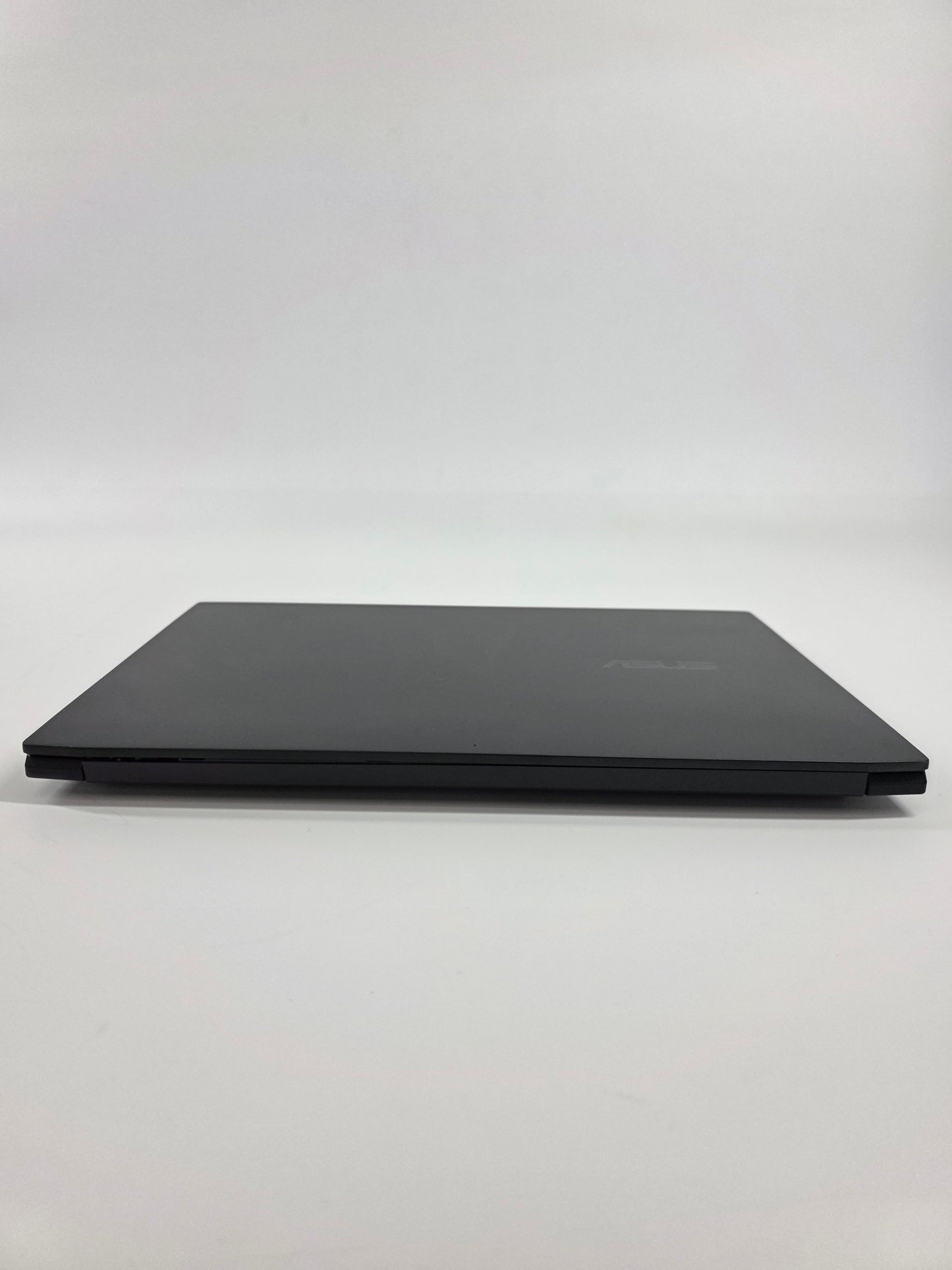 Asus Creator Laptop Q OLED Q540V 14" i9-13900H 16GB RAM 1TB SSD RTX 3050