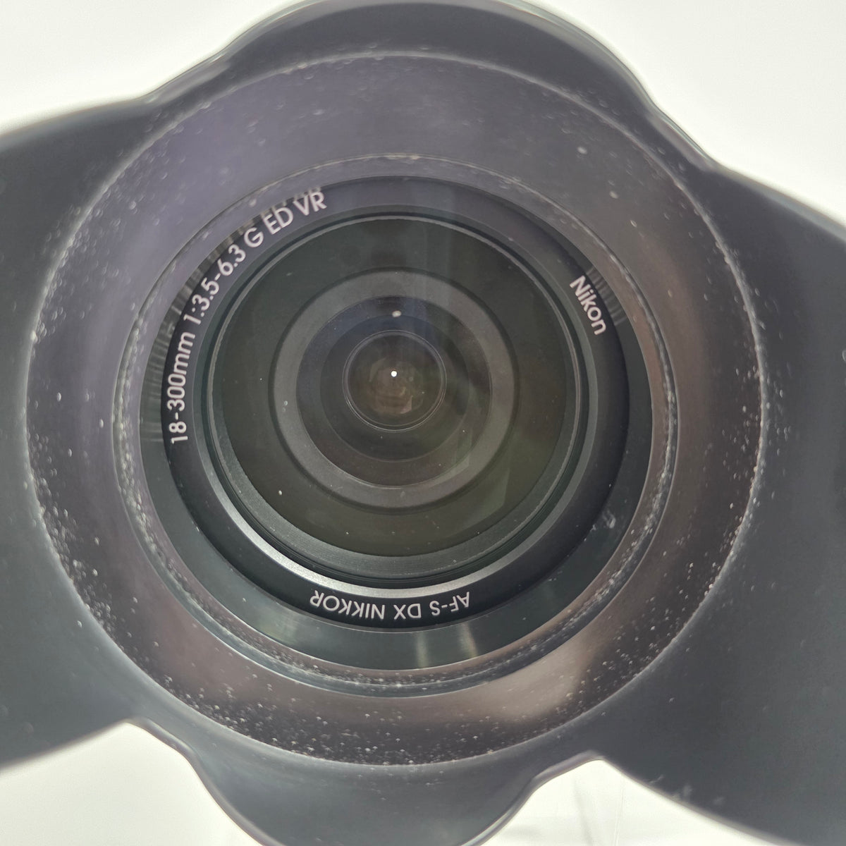 Nikon AF-S DX NIKKOR 18-300mm f/3.5-6.3 DX VR Auto & Manual Lens