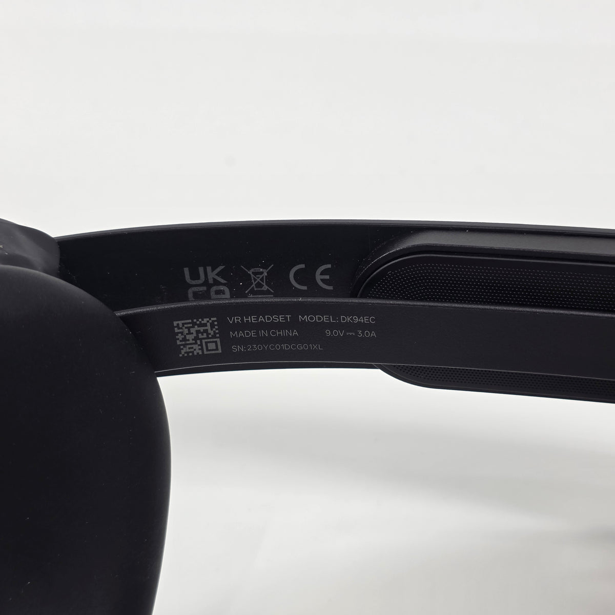 Meta Quest Pro 256GB Standalone All-in-One VR Headset DK94EC